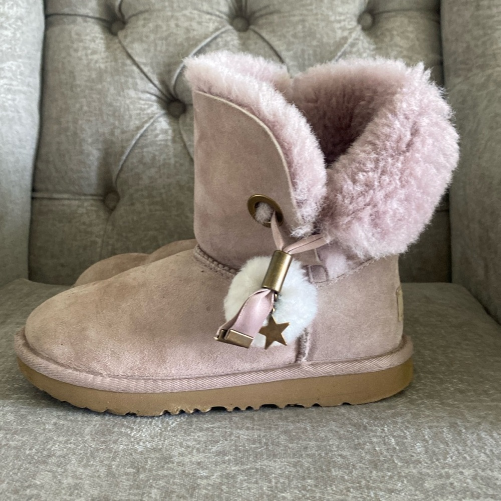 Ugg Irina Star Charm Dusty Pink Fur Lined Winter Boots Girls Size 2